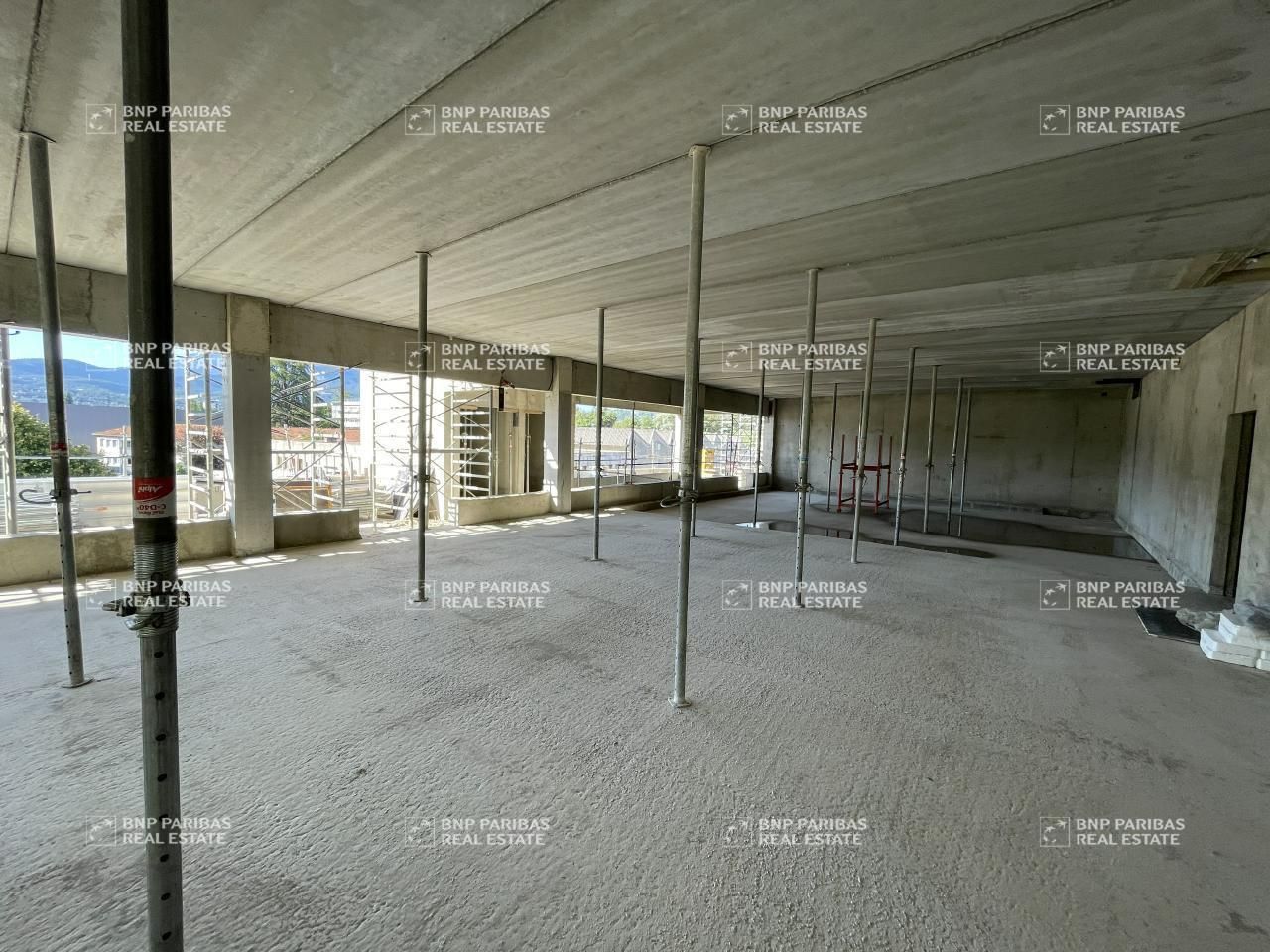 Vente Bureaux 5251.74 m² divisibles 73000 Chambéry