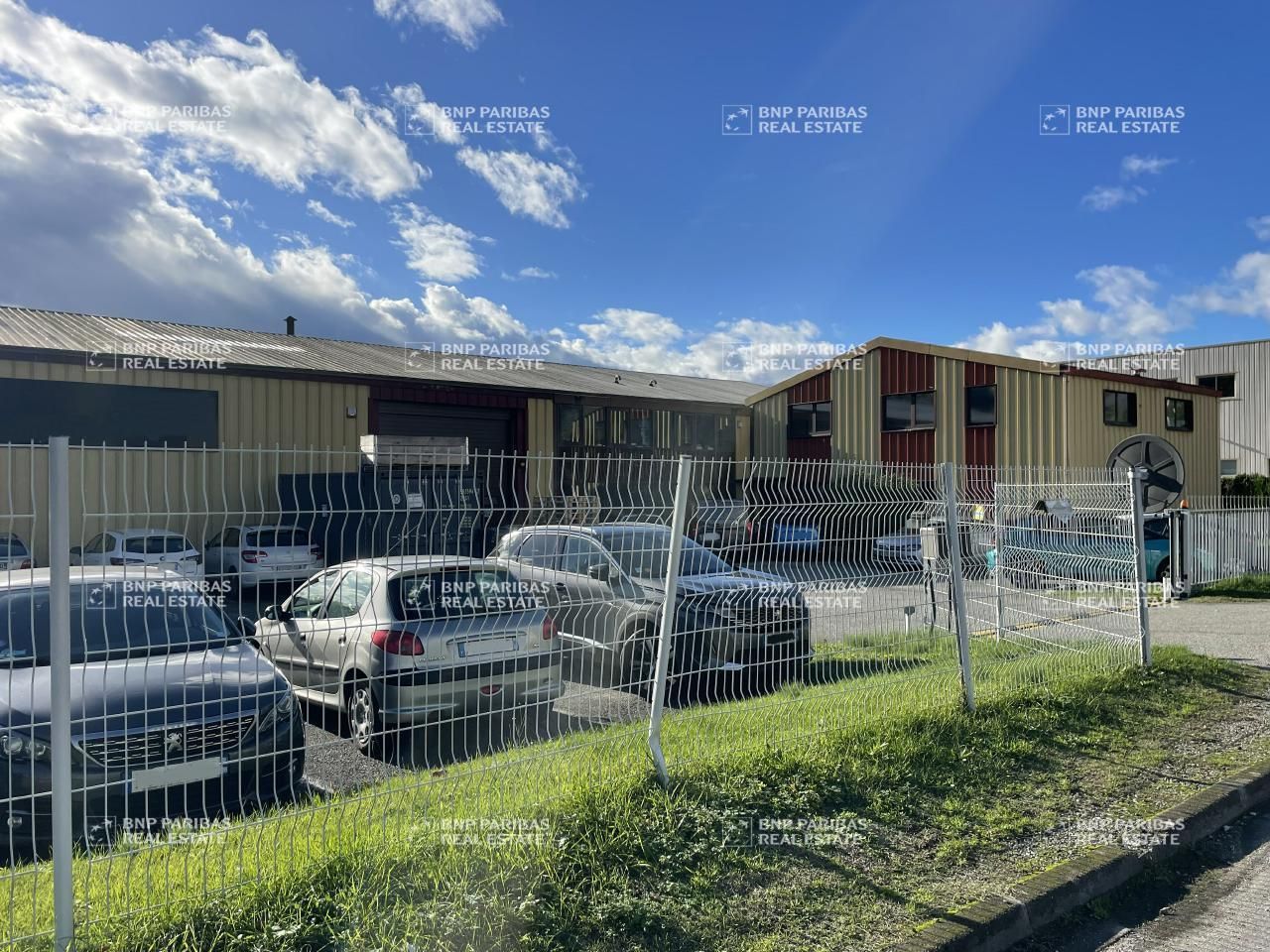 1655 m² pour ce activité en location à Domène