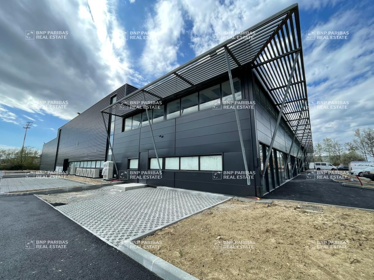 Location Bureaux 737 m² divisibles 31670 Labège