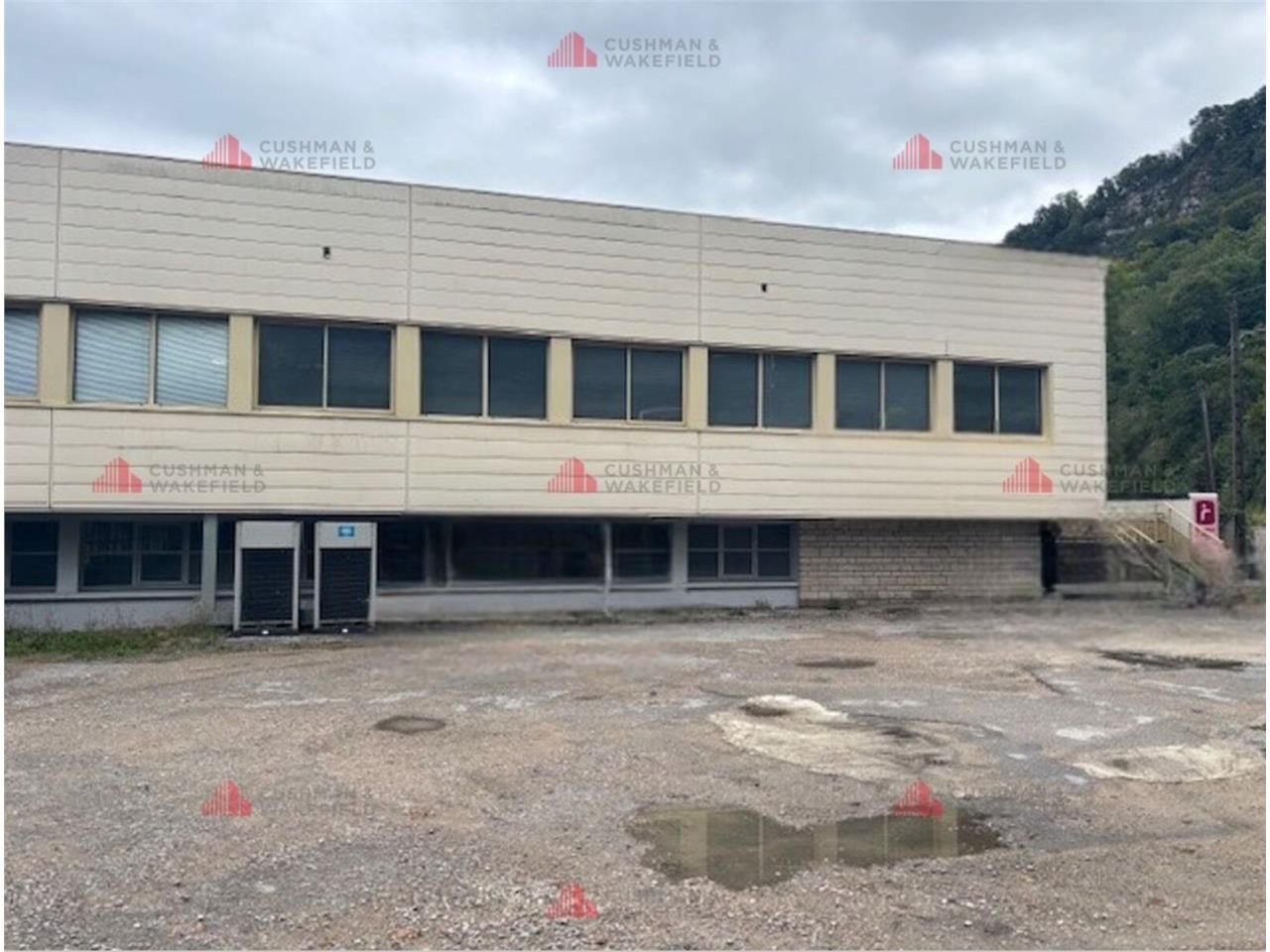 "CUSHMAN & WAKEFIELD vous propose, à l'Ouest de l