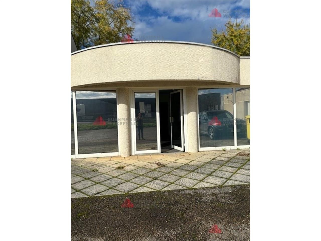 CUSHMAN & WAKEFIELD vous propose, en accès A36 et