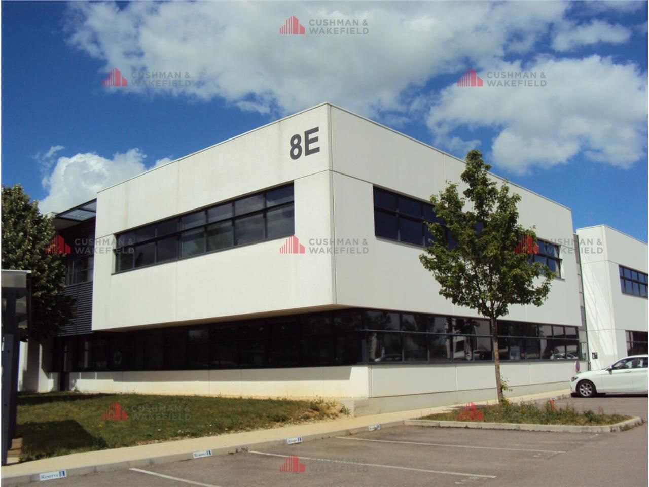 Bureaux à louer au sein du parc tertiaire Valmy. 