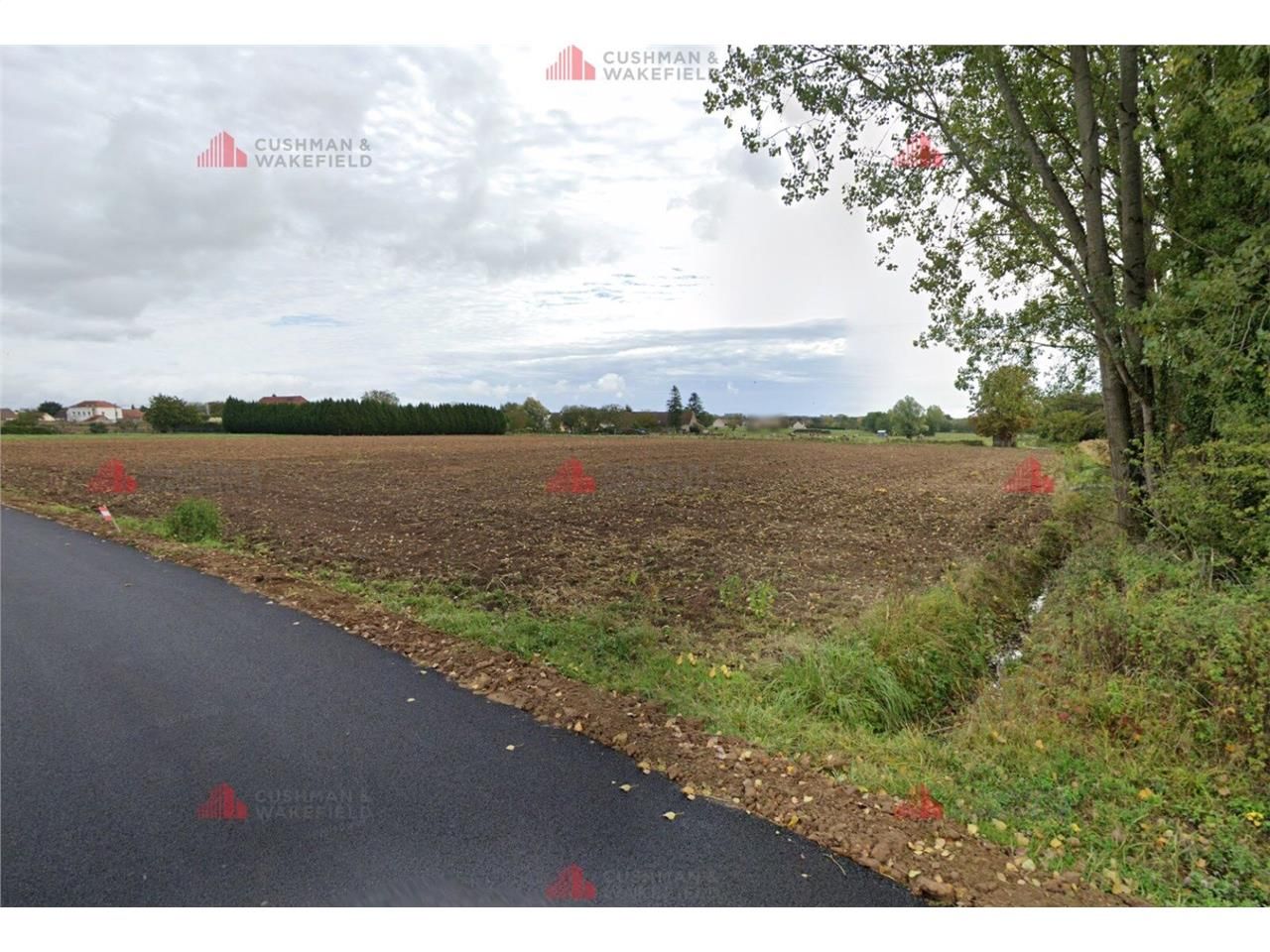 CUSHMAN & WAKEFIELD vous propose un terrain à la 