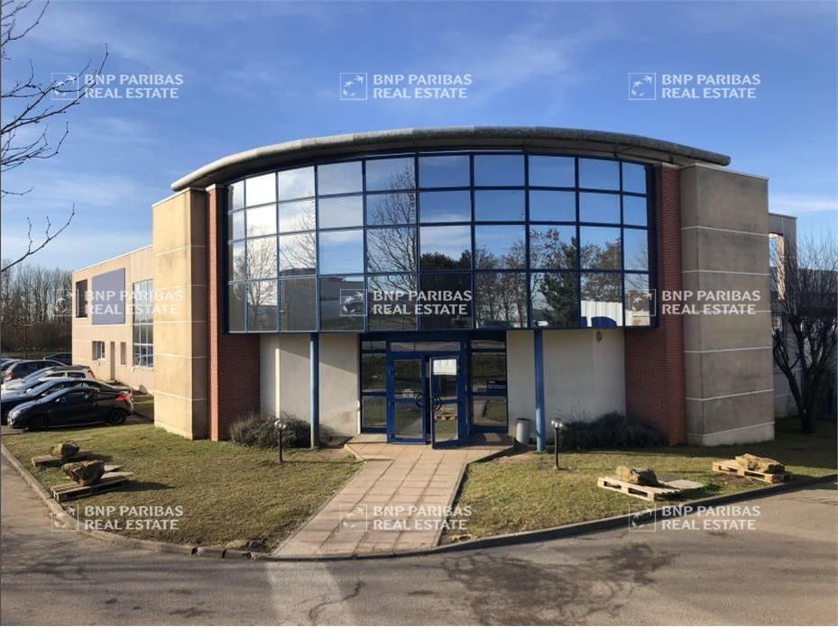 3399 m² pour cetentrepôts classe c en vente à Ennery