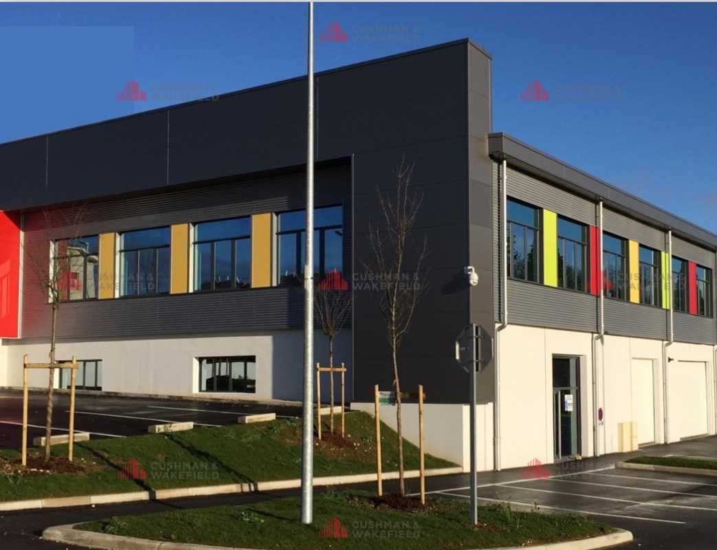 CUSHMAN & WAKEFIELD vous propose au centre de Bes