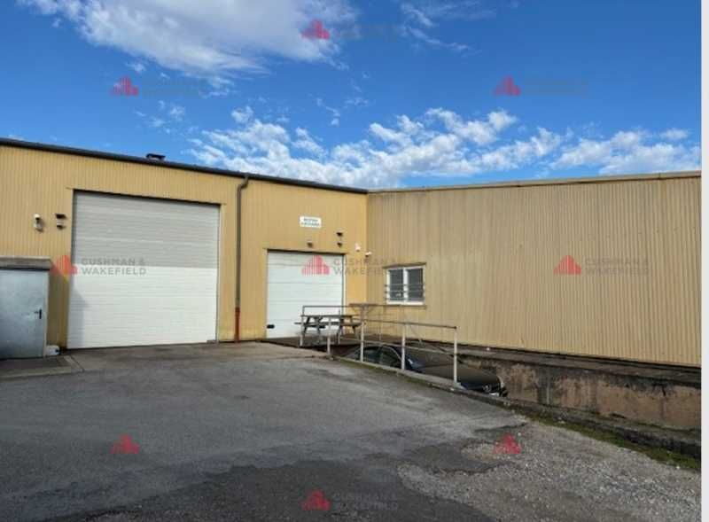 CUSHMAN & WAKEFIELD vous propose, à l'Est de la v