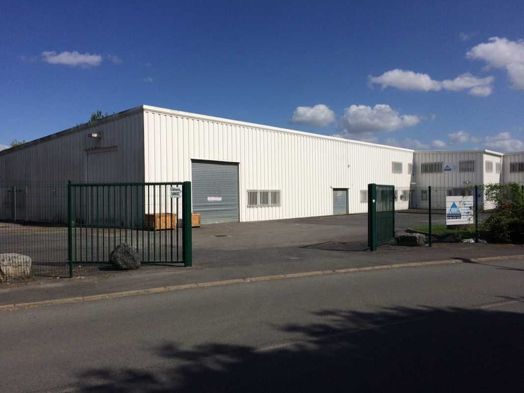 A LOUER Entrepôt situé à Valenciennes. Dans un bâ