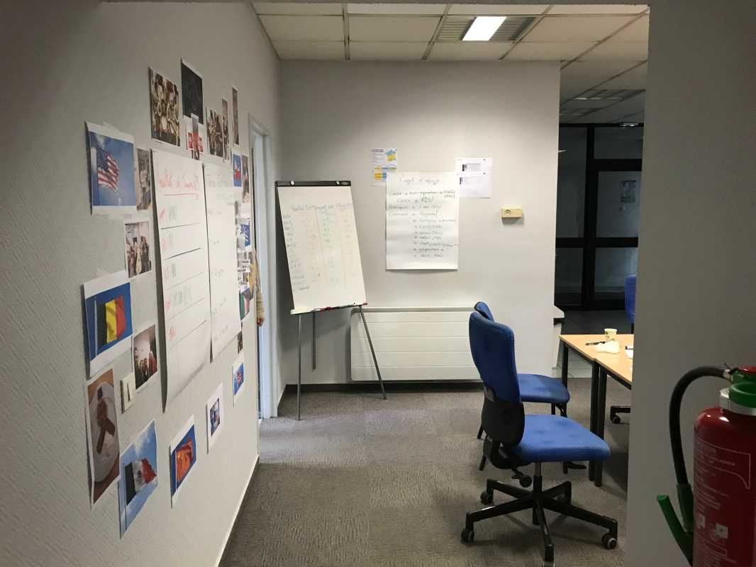 A VENDRE plateau de bureau en RDC avec accès PMR 