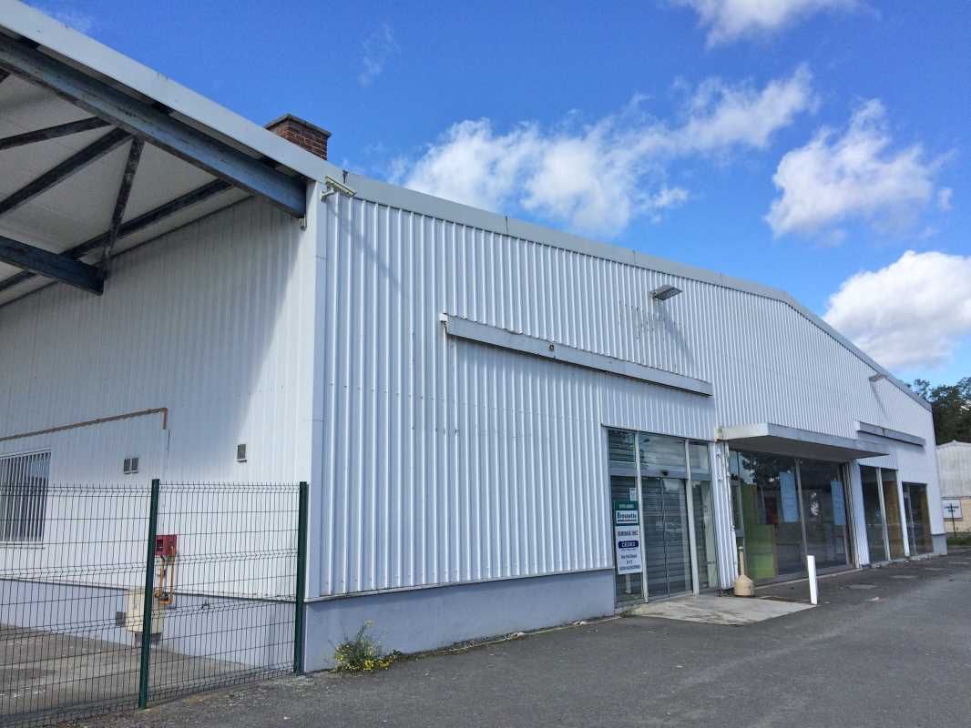 A LOUER à Valenciennes, à l'entrée de la zone ind