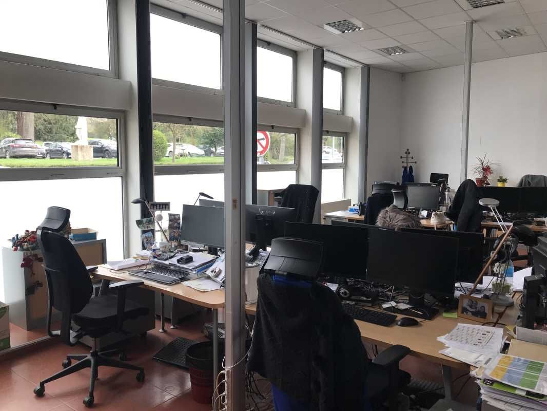 Bureaux à vendre ou à louer à CAMBRAI. A VENDRE e