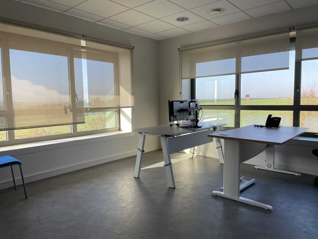 à VENDRE ou à LOUER ensemble immobilier situé à C