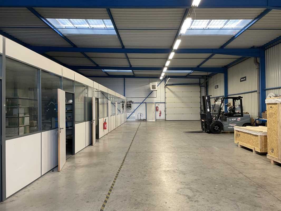 Nous vous proposons à la location un local d'acti