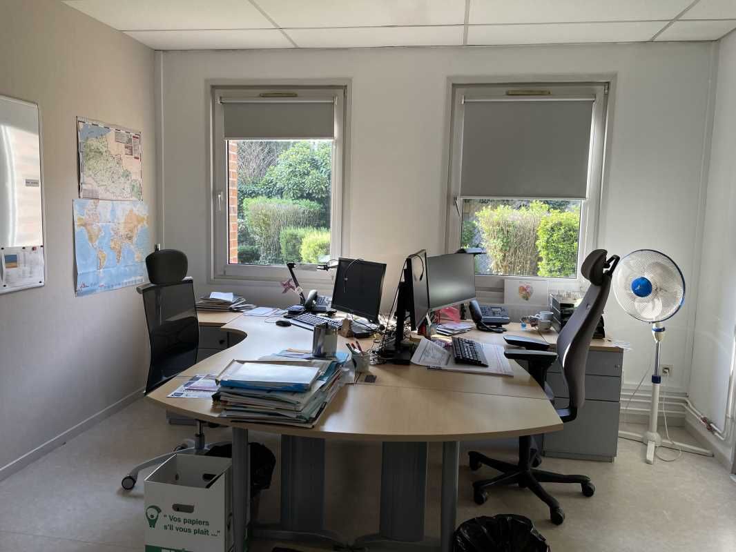 Nous vous proposons à la vente, un immeuble de bu