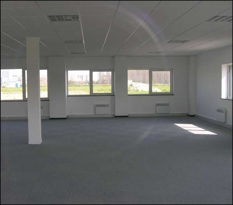 A louer, dans un immeuble tertiaire récent, une s