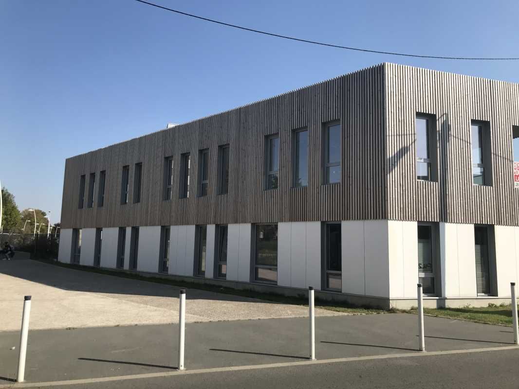 A louer,  plateau de bureaux situé au rez-de-chau