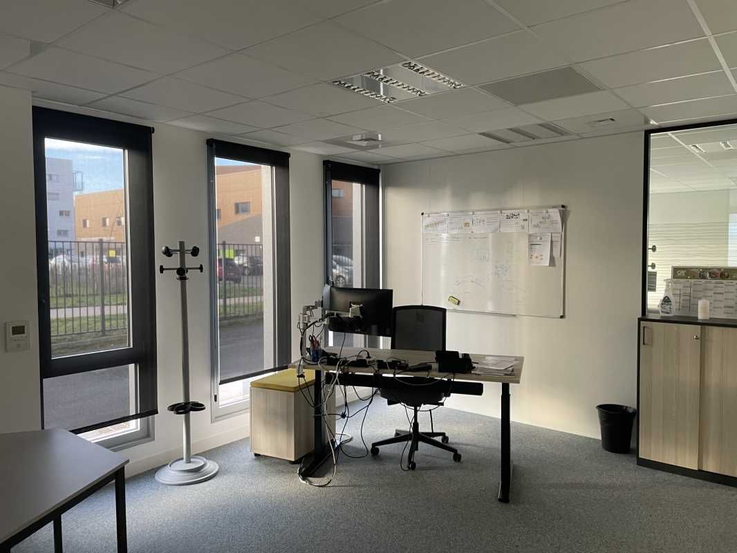 A louer,  plateau de bureaux situé au rez-de-chau