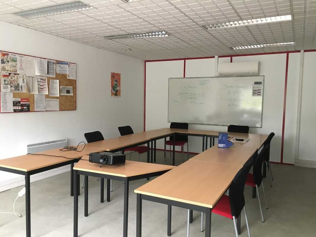 Bureaux à louer en Z.I EST à proximité du centre-