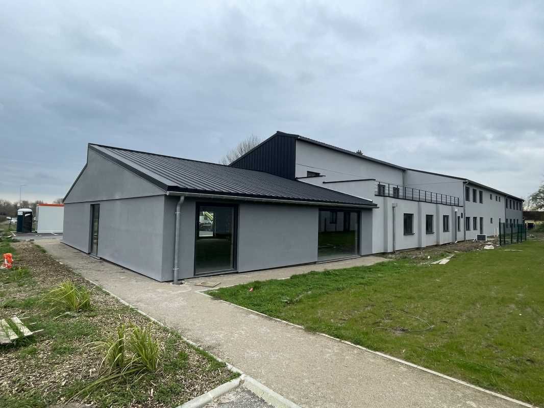 A louer ou à vendre, dans un immeuble entièrement