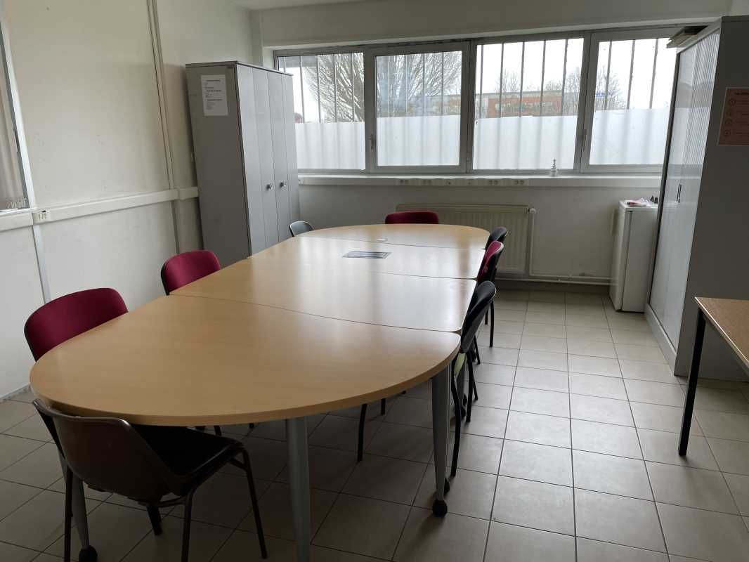 Situé dans la zone d'activité PRIME de Valencienn