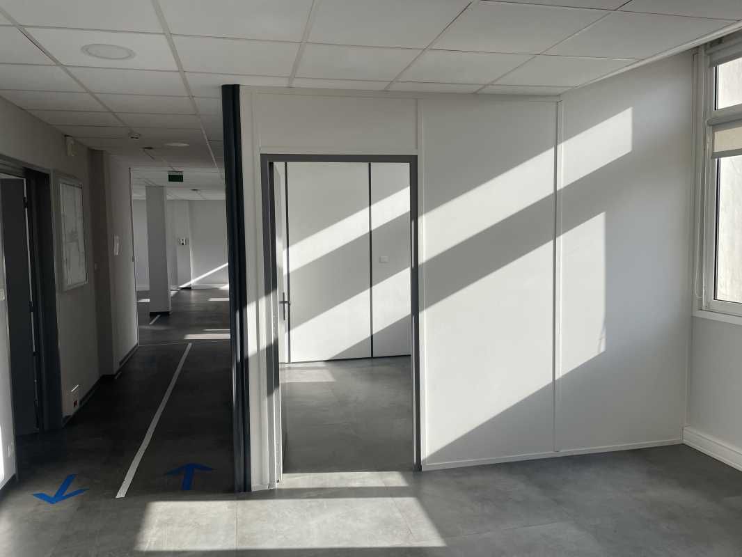 Plateau de bureaux indépendant à louer dans l'hyp