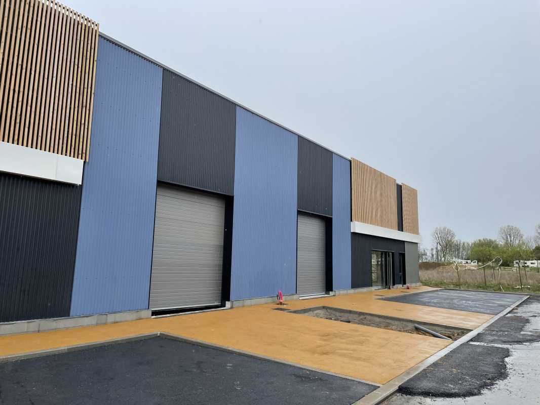 A vendre ou à louer, cellules d'activité située d