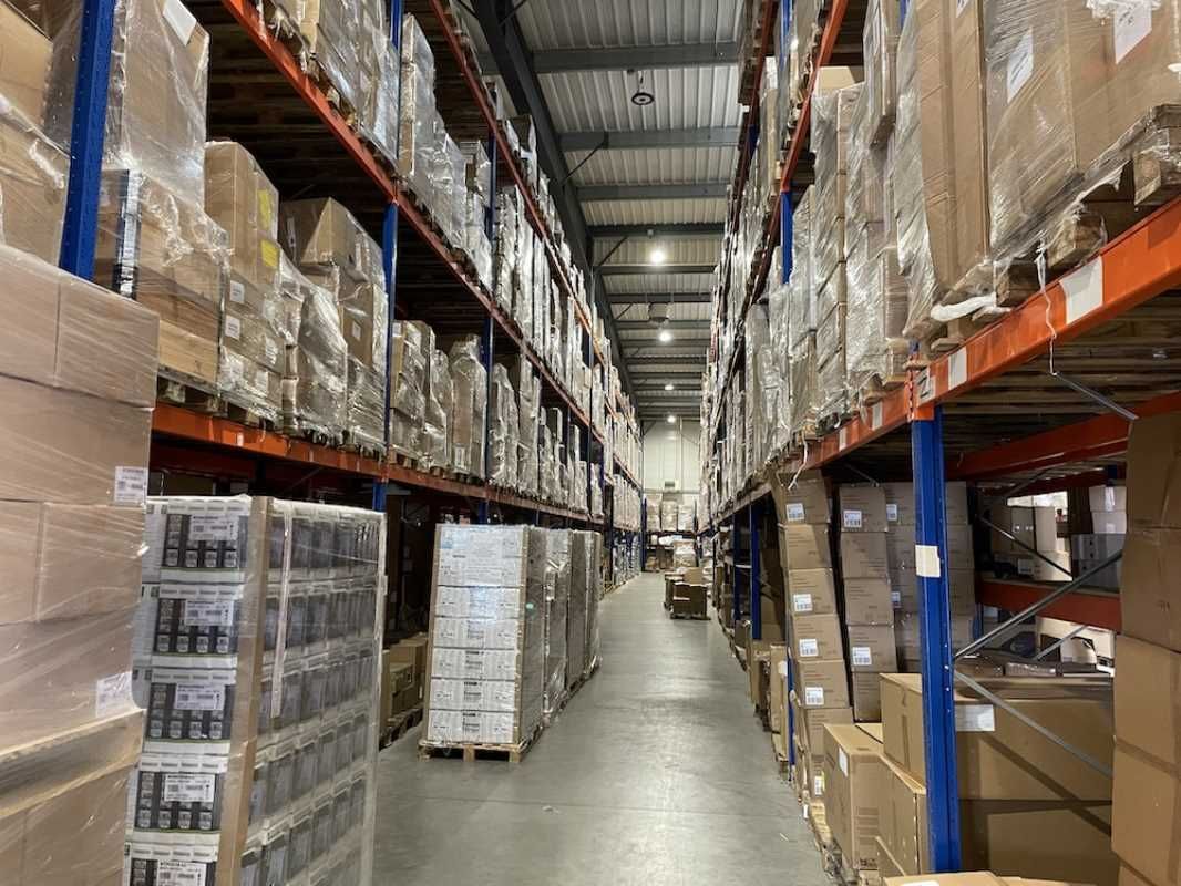 RARE SUR LE SECTEUR: Bâtiment indépendant, clos, 