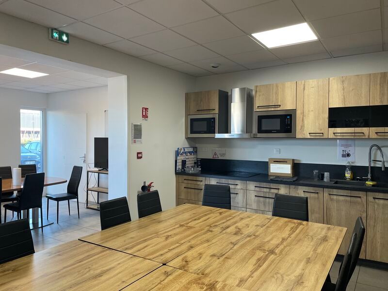 Bâtiment industriel indépendant de qualité - À v