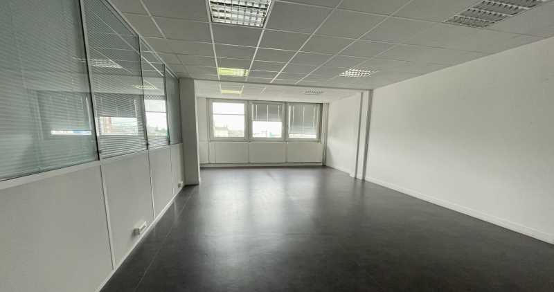 Travaillez au coeur de l'activité à Calais !  Bur