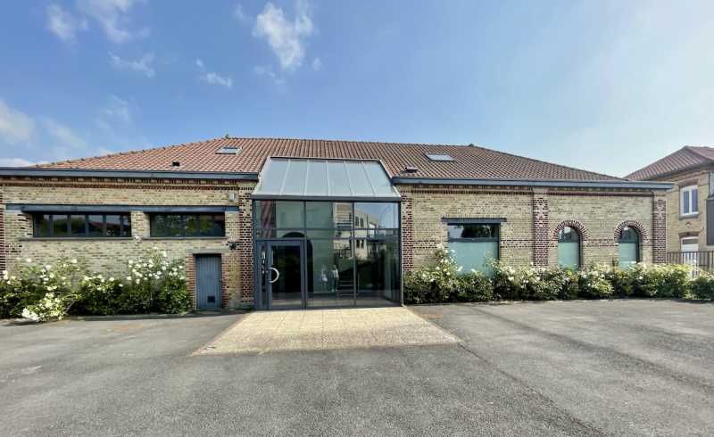 À LOUER - BÂTISSE DE BUREAUX DE CARACTÈRE - CENTR