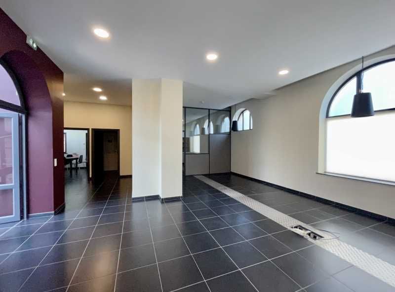 À LOUER - BÂTISSE DE BUREAUX DE CARACTÈRE - CENTR