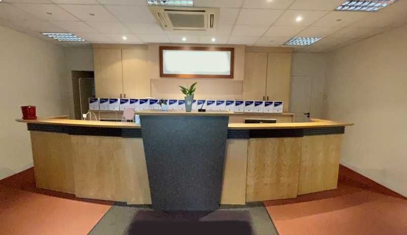 BUREAUX EN PIED D'IMMEUBLE - 400 m² ENVIRON - SEC