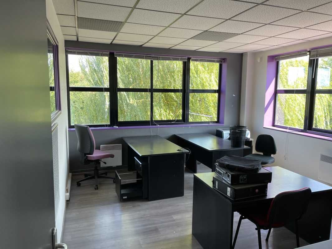 A louer, immeuble de bureaux indépendant situé au