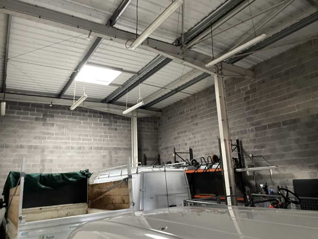 A vendre, un immeuble privatif à usage de bureaux