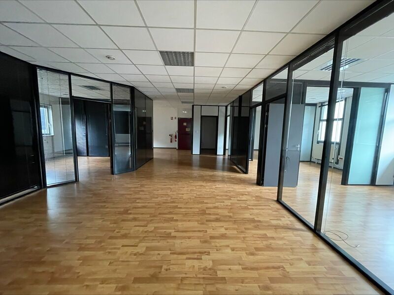 Arthur Loyd vous propose à la location des bureau