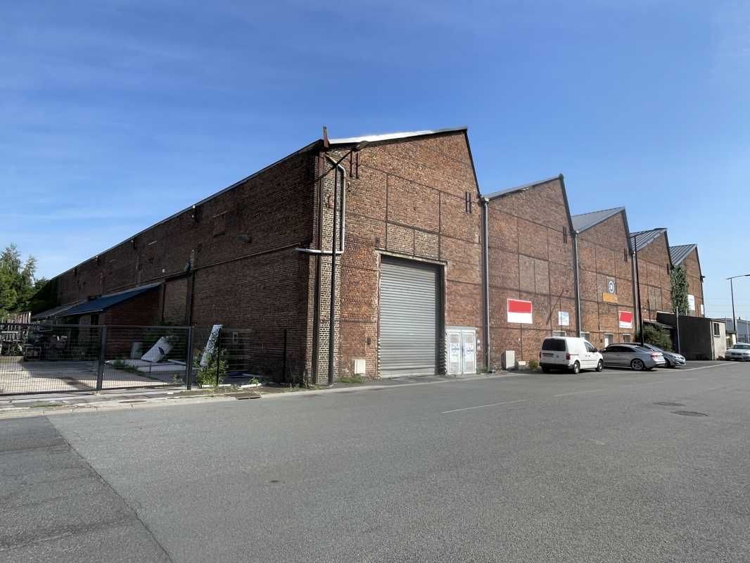 A Louer A vendre Entrepôt situé à Valenciennes. C