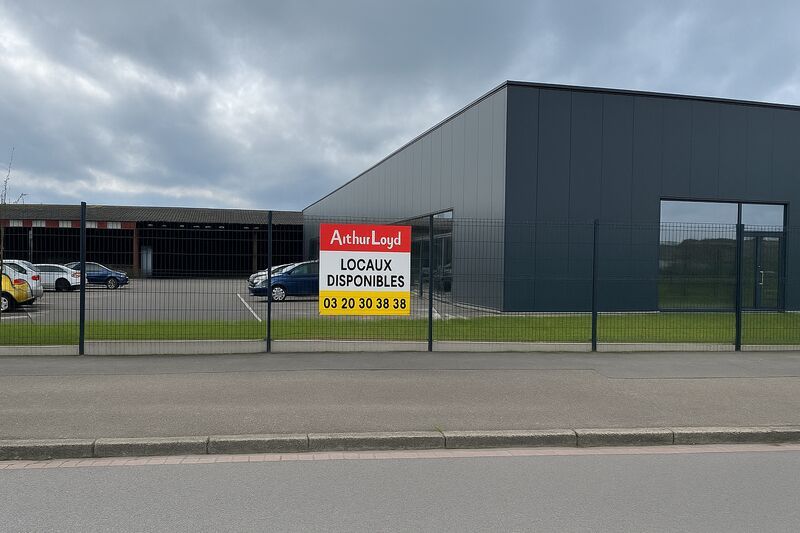 À LOUER - LOCAL D'ACTIVITÉ NEUF - 272 m² - BOULOG