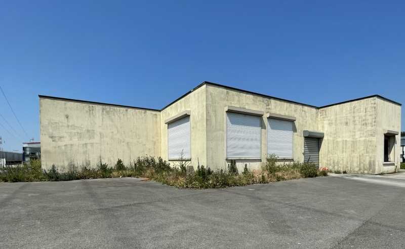 Bâtiment indépendant à vendre ou à louer - emplac