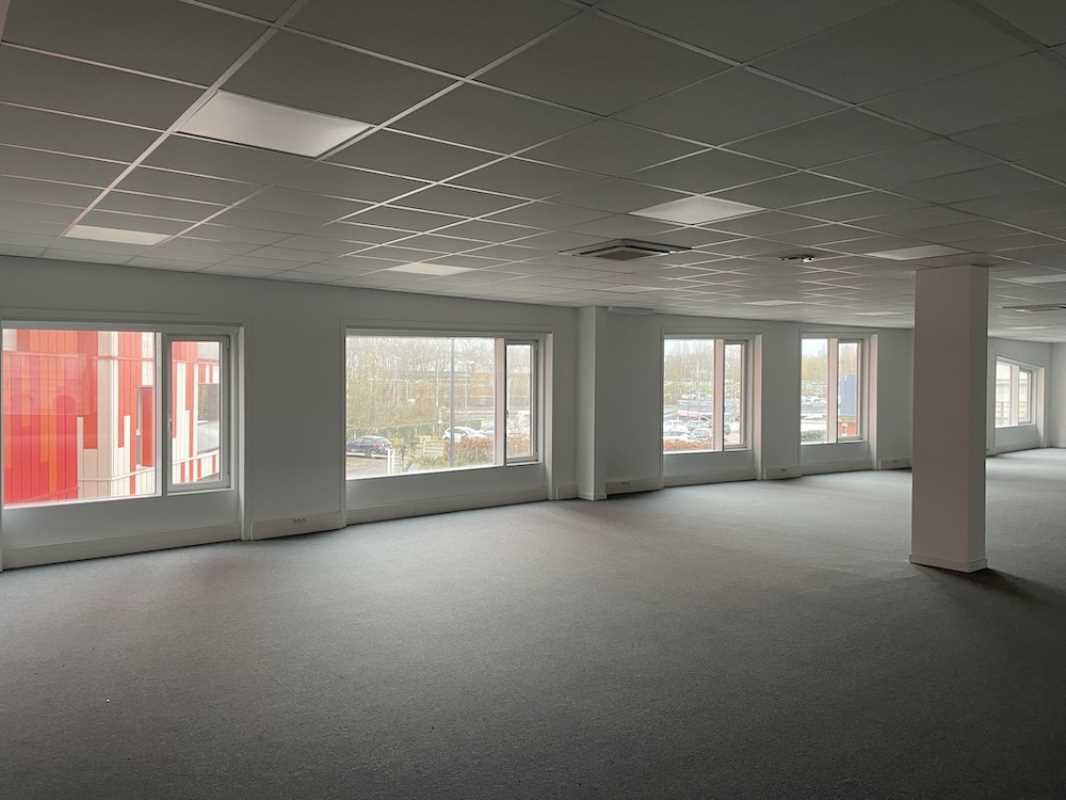 Bureaux à vendre ou à louer à VALENCIENNES. Dans 