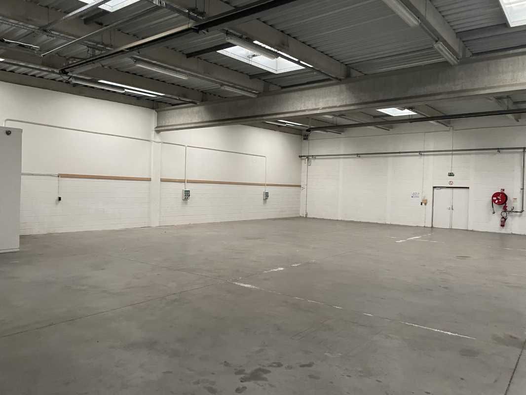 A vendre, dans un immeuble plus vaste récent, plu