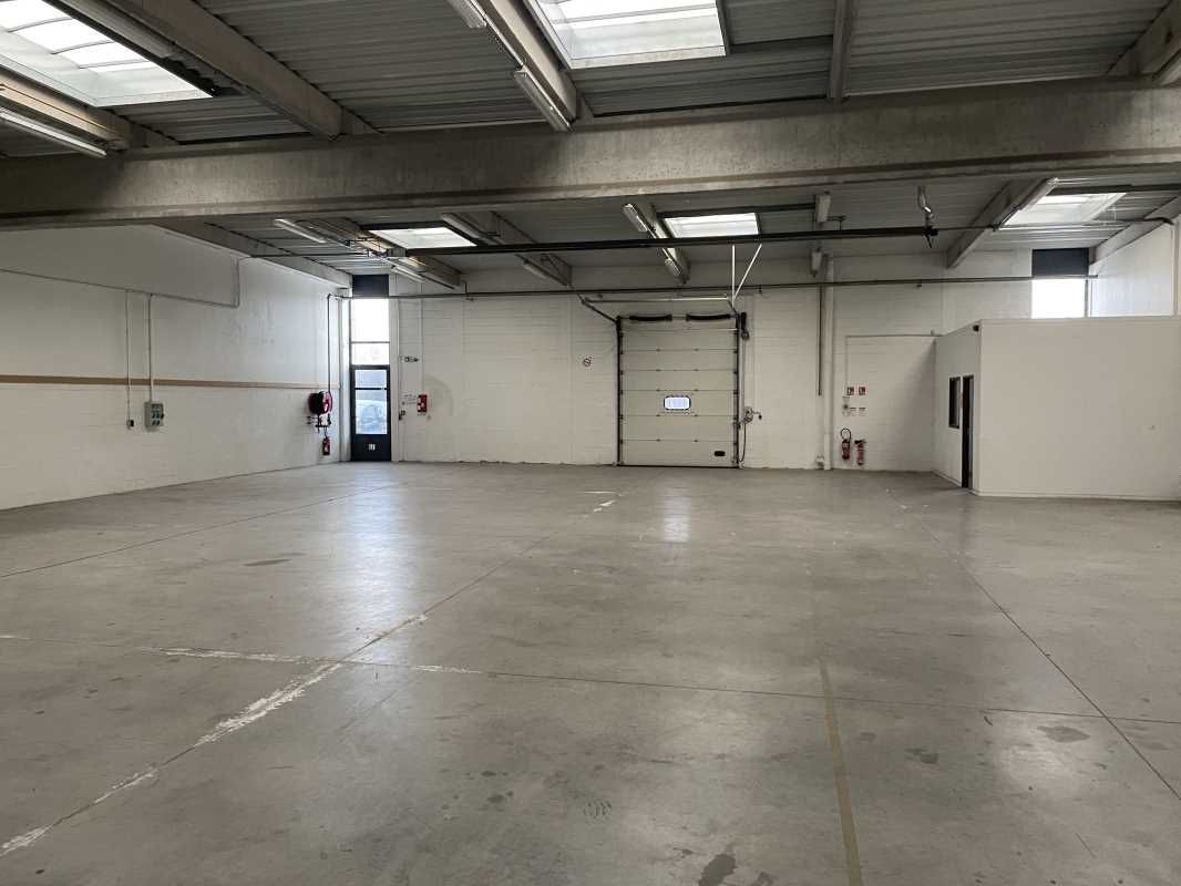 A vendre, dans un immeuble plus vaste récent, plu