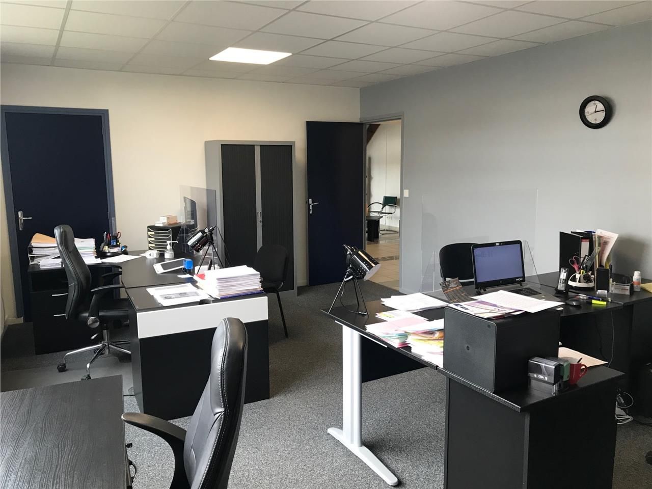 Au coeur d'une zone industrielle, à proximité de