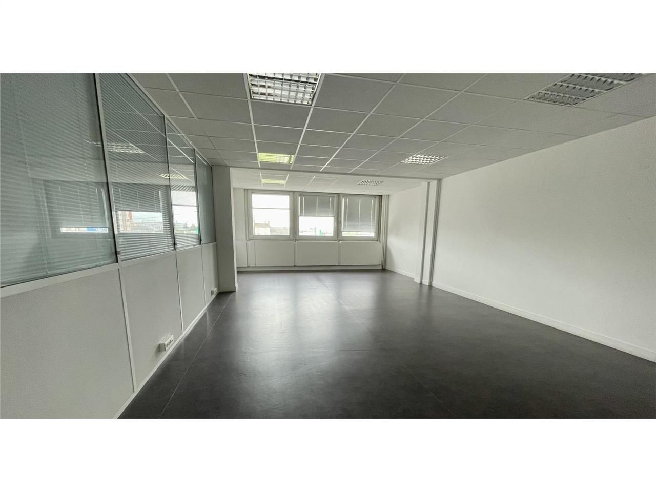 Travaillez au coeur de l'activité à Calais ! Bur