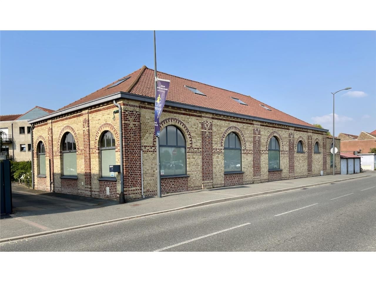 À LOUER - BÂTISSE DE BUREAUX DE CARACTÈRE - CENTR