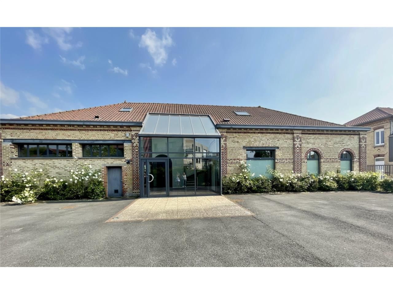 À LOUER - BÂTISSE DE BUREAUX DE CARACTÈRE - CENTR