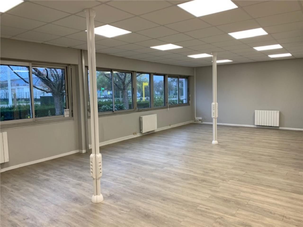 Nous vous proposons à la location des bureaux rén