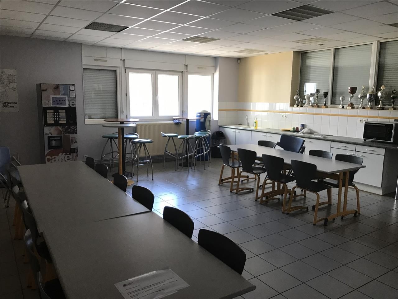 A vendre, entre Douai et Valenciennes, un immeubl