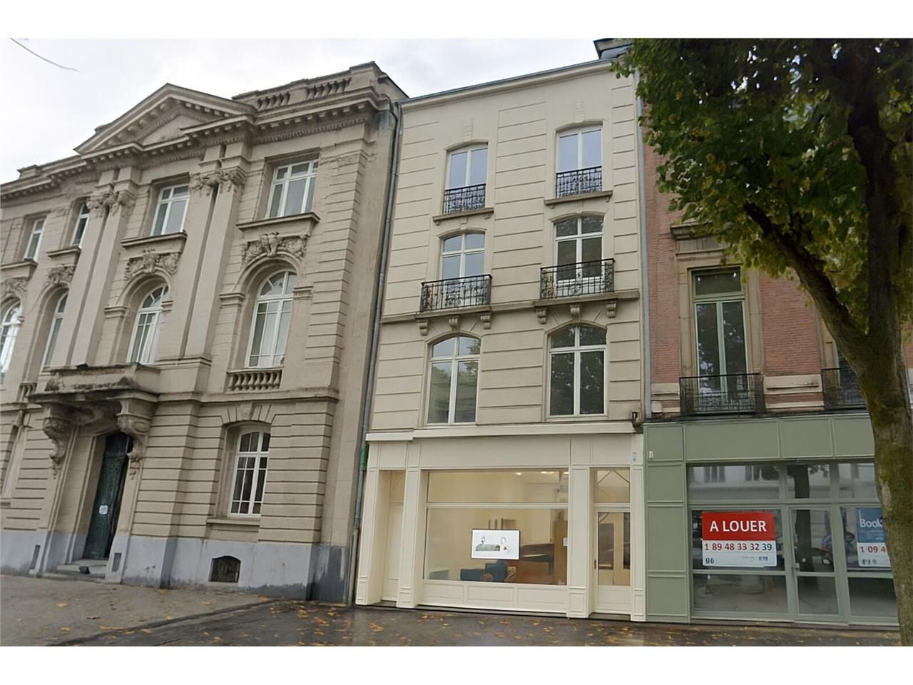 Dans le centre-ville de Valenciennes et à deux pa