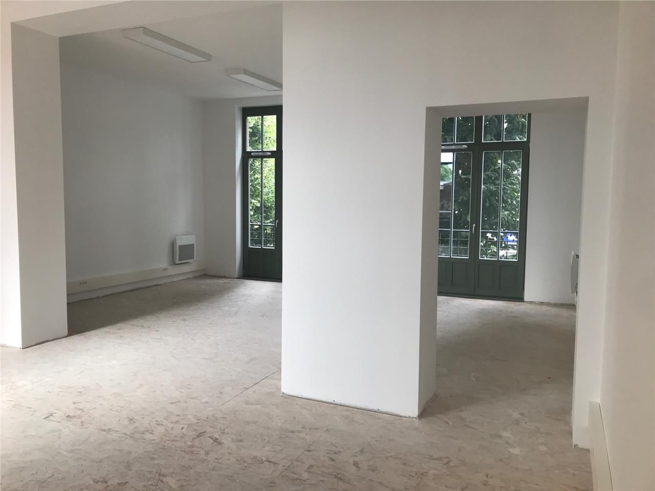 Dans le centre-ville de Valenciennes et à deux pa