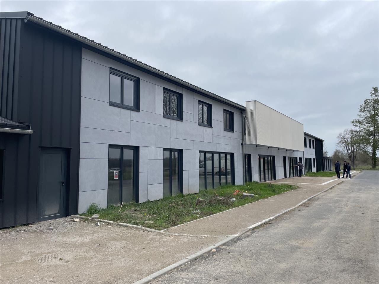 A louer ou à vendre, dans un immeuble entièrement