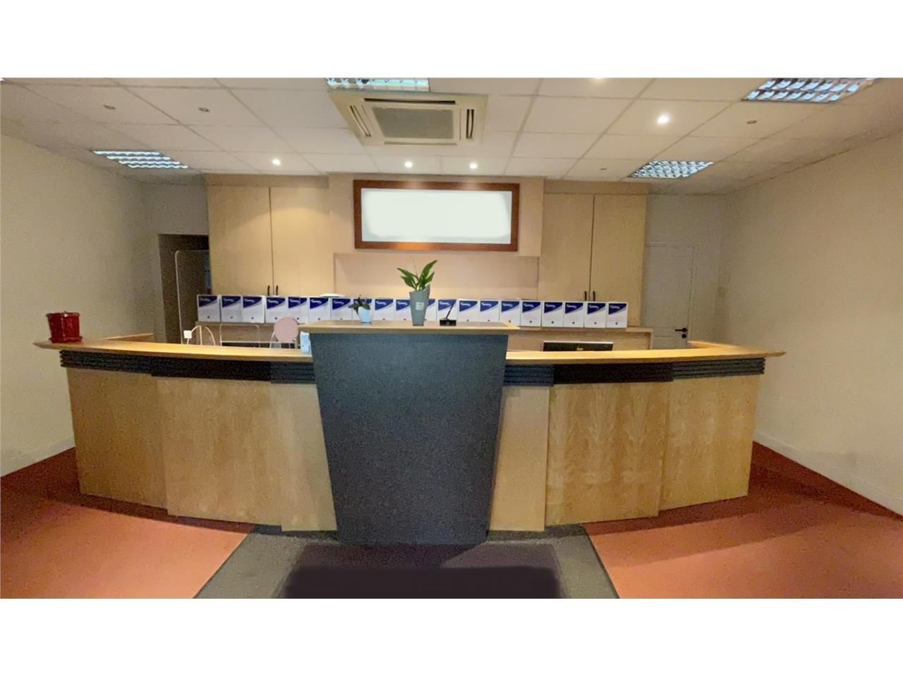 BUREAUX EN PIED D'IMMEUBLE - 400 m² ENVIRON - SEC